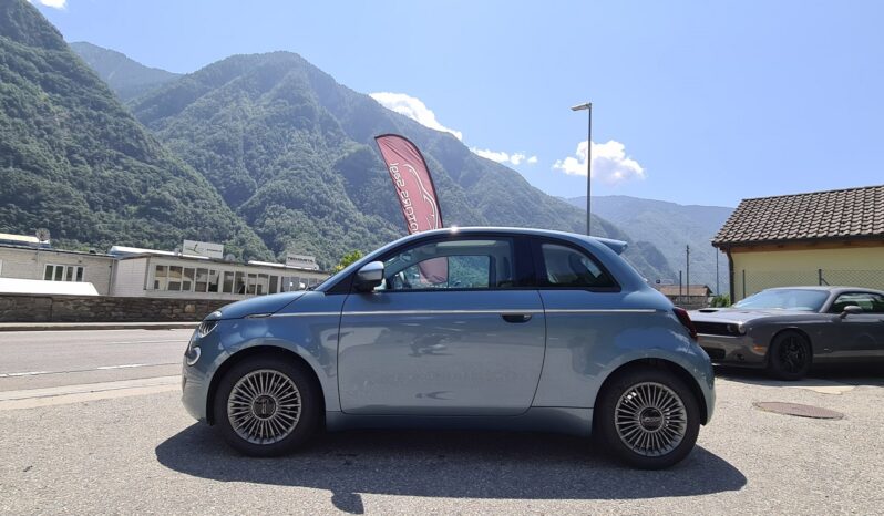 Nuovo FIAT 500 2022 pieno