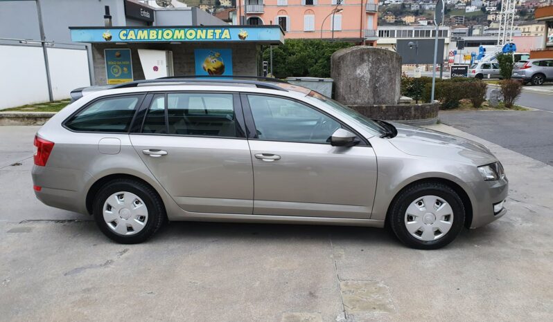 Skoda Octavia Combi 1.6 TDI GreenLine (Station Wagon) pieno