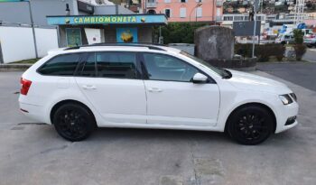 SKODA Octavia Combi 2.0 TDI Ambition 4×4 DSG (Station wagon) pieno