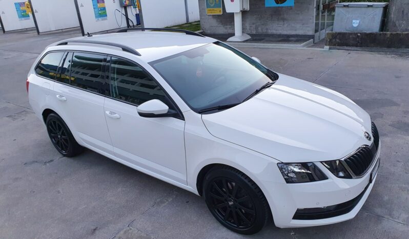 SKODA Octavia Combi 2.0 TDI Ambition 4×4 DSG (Station wagon) pieno