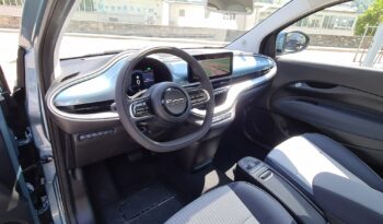 Nuovo FIAT 500 2022 pieno